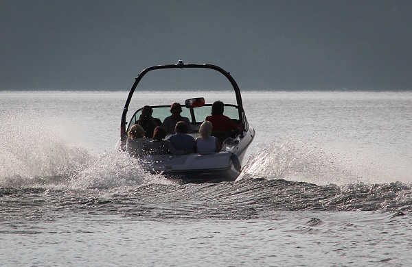 Eine flotte Motorbootrundfahrt am Millstätter See mit der Schusterlinie.